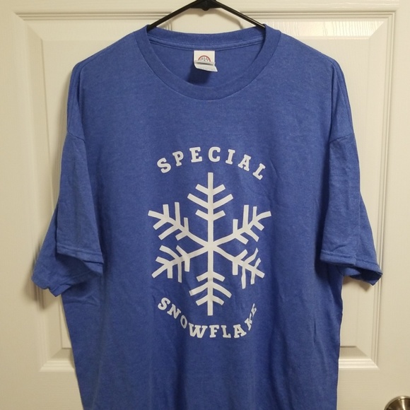 Political Snowflake Graphic Tee Shirt NWOT Unisex - Picture 1 of 3